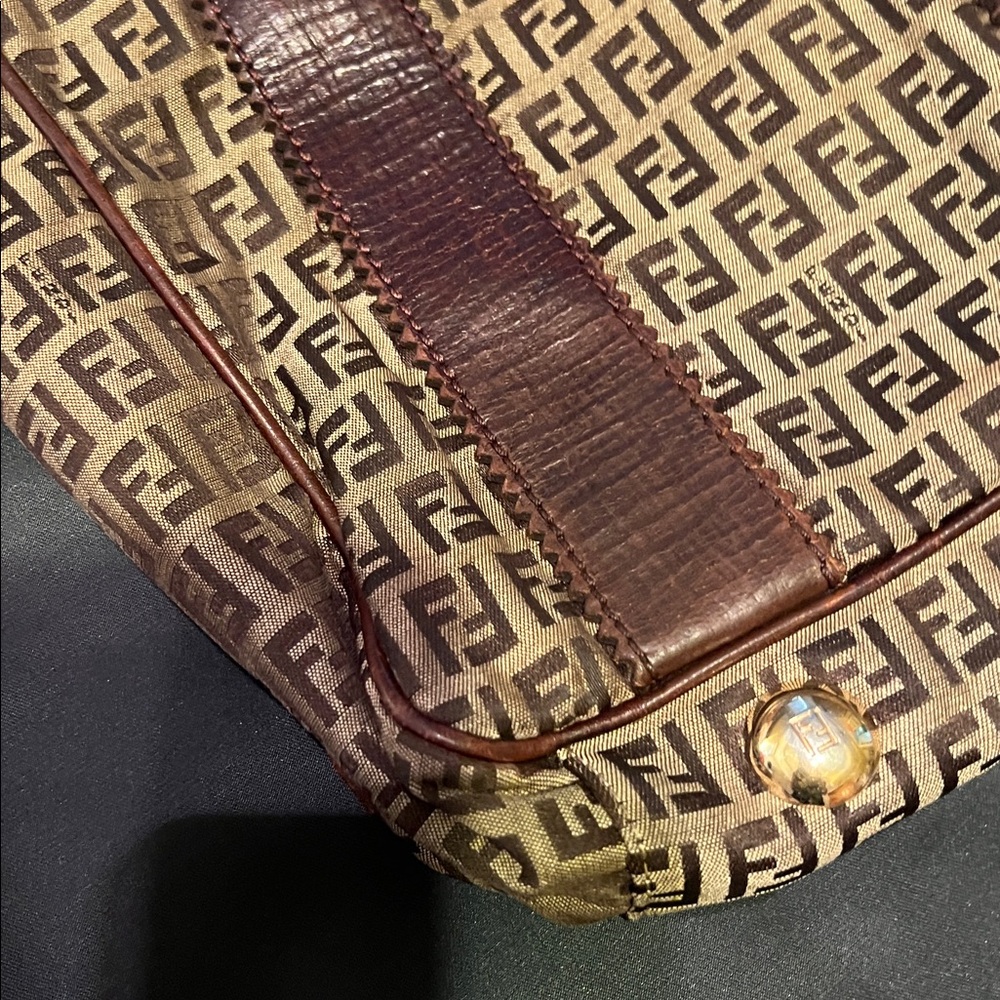 Beautiful Vintage Fendi Dark Brown Monogram Shoulder Bag💗 - Picture 17 of 17